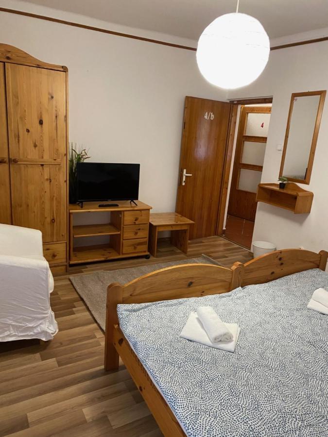 Global Apartmanhaz ボニャルツバシュ エクステリア 写真