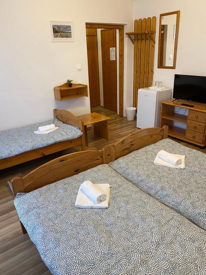 Global Apartmanhaz ボニャルツバシュ エクステリア 写真