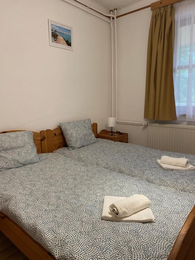 Global Apartmanhaz ボニャルツバシュ エクステリア 写真