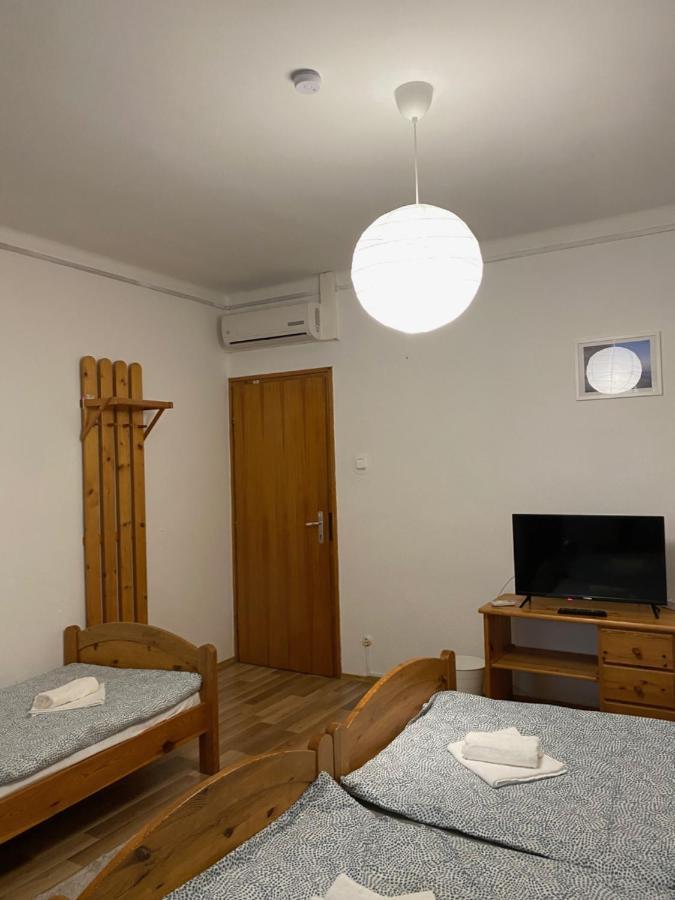 Global Apartmanhaz ボニャルツバシュ エクステリア 写真