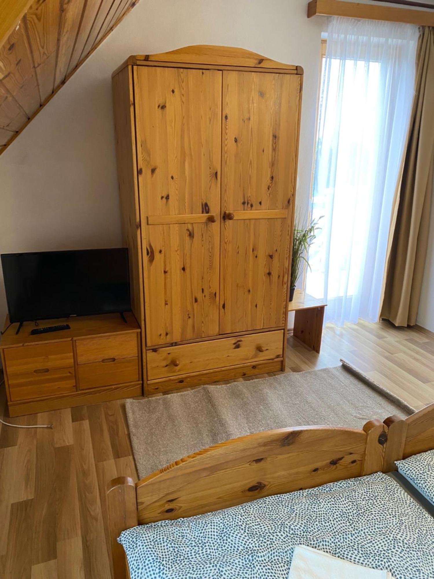 Global Apartmanhaz ボニャルツバシュ エクステリア 写真