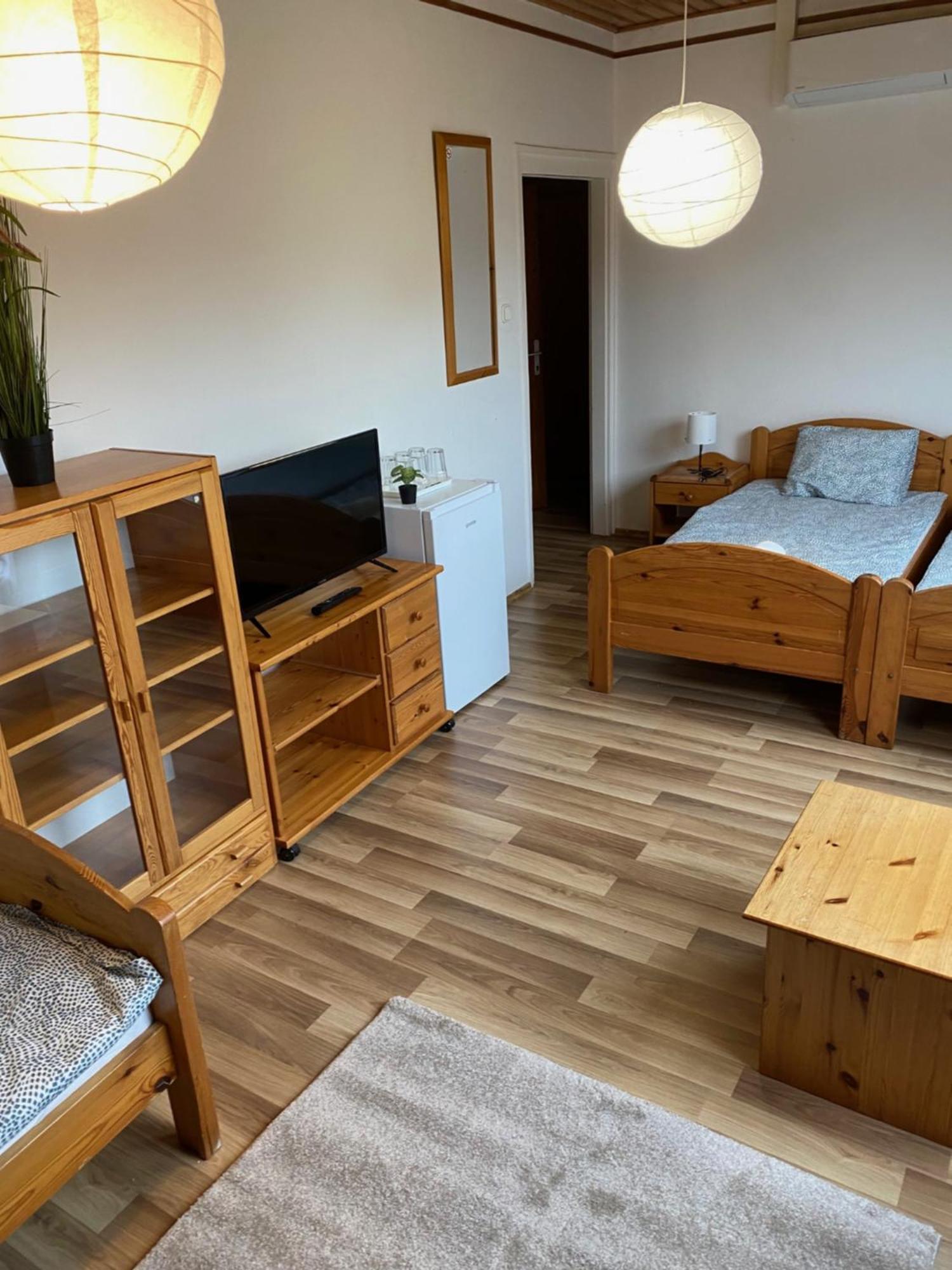 Global Apartmanhaz ボニャルツバシュ エクステリア 写真